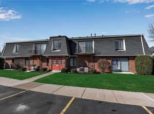 25B Foxberry Dr, Getzville, NY