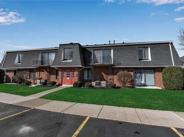 25B Foxberry Dr, Getzville, NY 14068