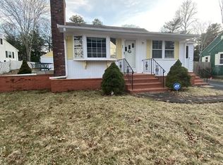 38 Wychunas Ave, Buzzards Bay, MA 02532