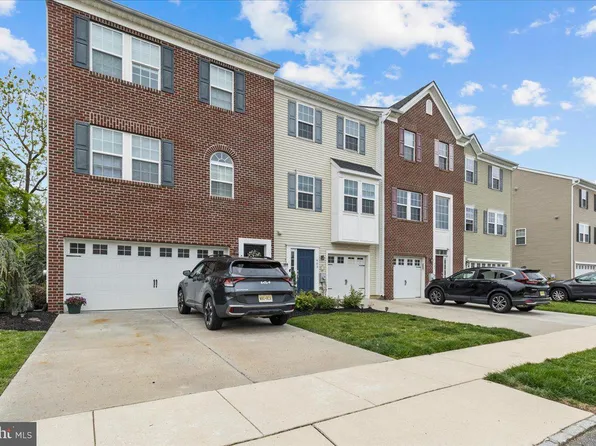 403 Dogwood Dr, Woodbury, NJ 08096