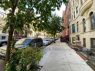 Rented by Harris Philip NYC