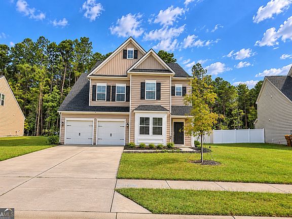 2nd image of 77 Woodbury Ln