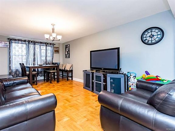 3rd image of 480 Riverdale Ave APT 2L