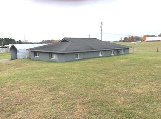 1025 E Surrey Rd, Farwell, MI 48622