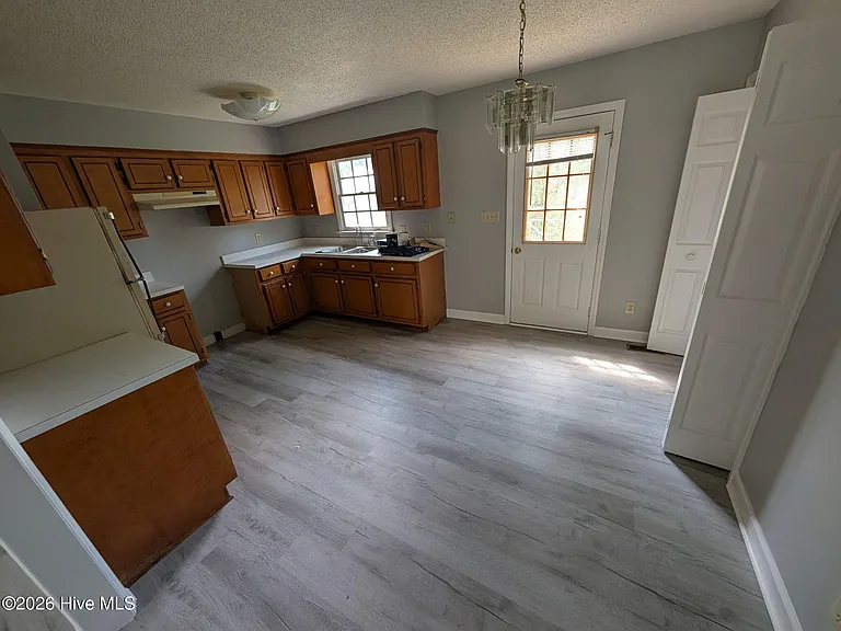 2302 Fitch Dr E — Photo 6