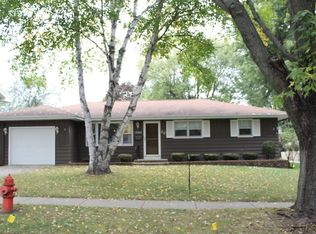 1984 Country Knoll Ln, Elgin, IL 60123