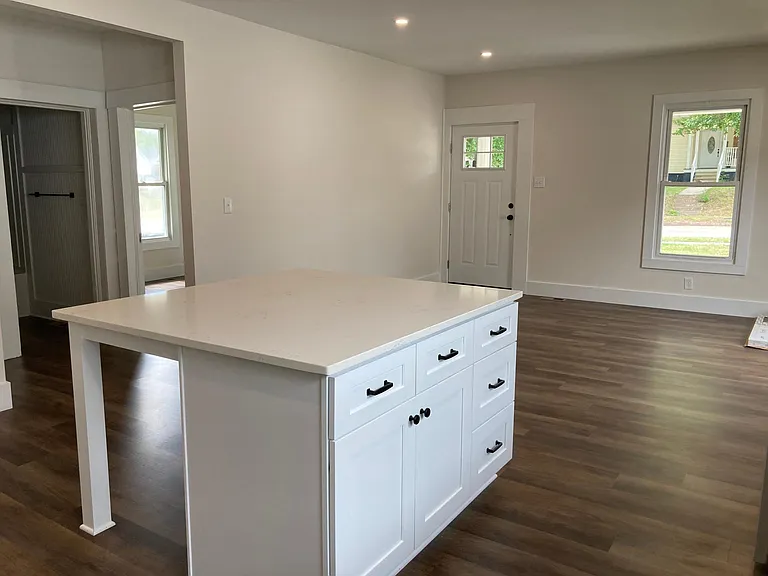 37 Douglas Ave NW — Photo 7