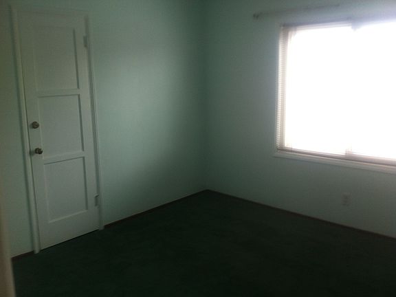 4th image of 2233 Bradshawe Ave
