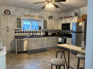 36 Dixon St, Newport, RI 02840