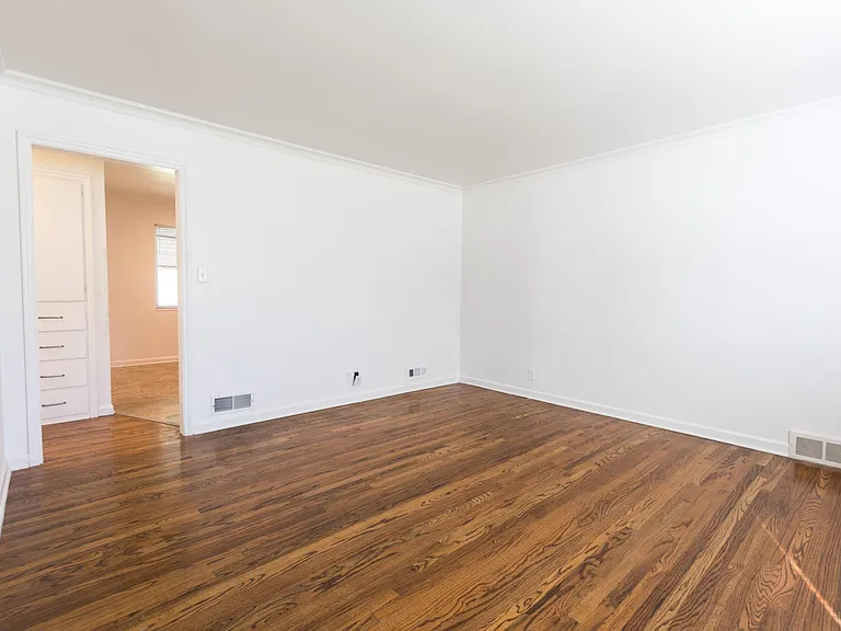 3334 S Pioneer St — Photo 10