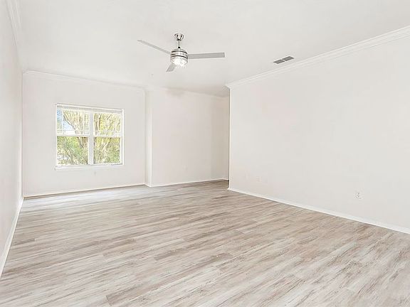3rd image of 16431 Enclave Village Dr