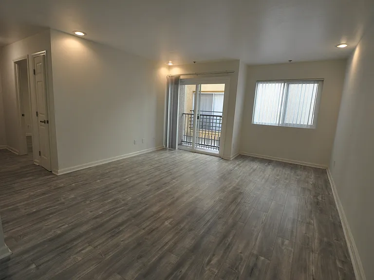 11035 Otsego St — Photo 19