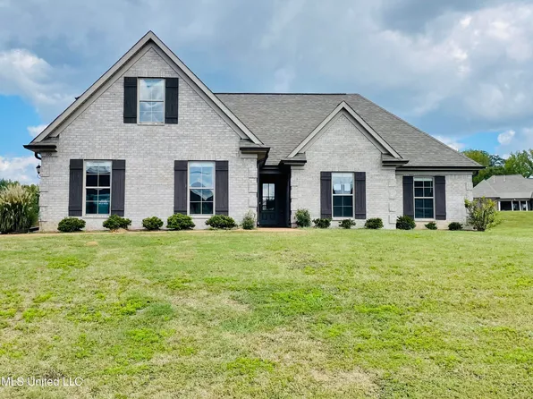 106 Cross Creek Dr, Senatobia, MS 38668