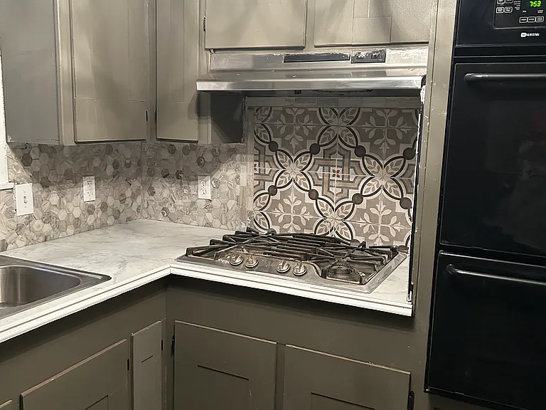 21 Jackson Dr — Photo 2