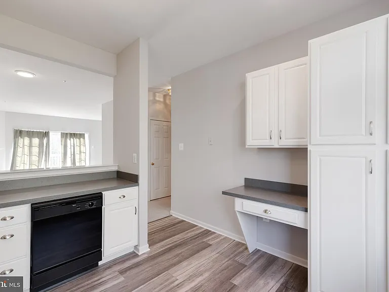 237 Jefferson Ave — Photo 9