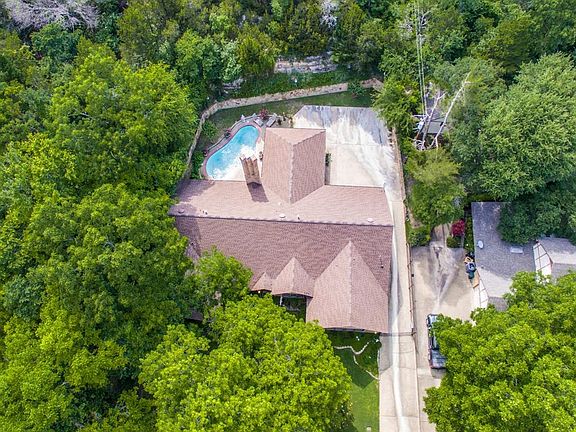 5th image of 901 Sleepy Hollow Dr