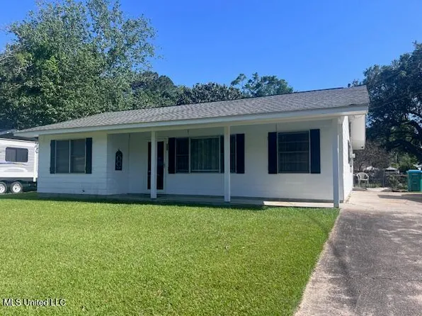 404 Woody Cir, Ocean Springs, MS 39564