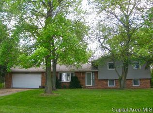 240 Joan Dr, Divernon, IL 62530