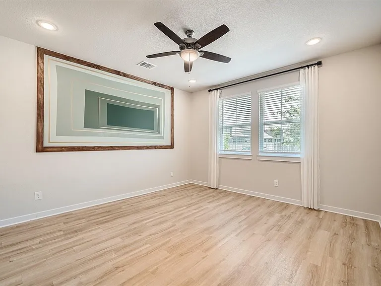 203 Pinkerton Dr — Photo 15