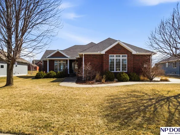 1682 Deer Run, Fremont, NE 68025