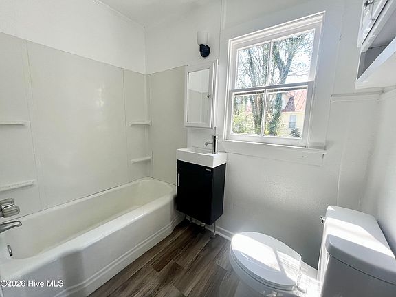 3rd image of 741 Riverside Ave APT B