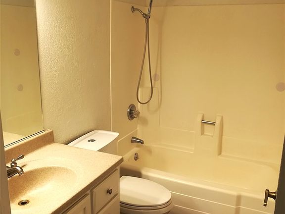 3rd image of 801 Sierra Vista Way APT 11
