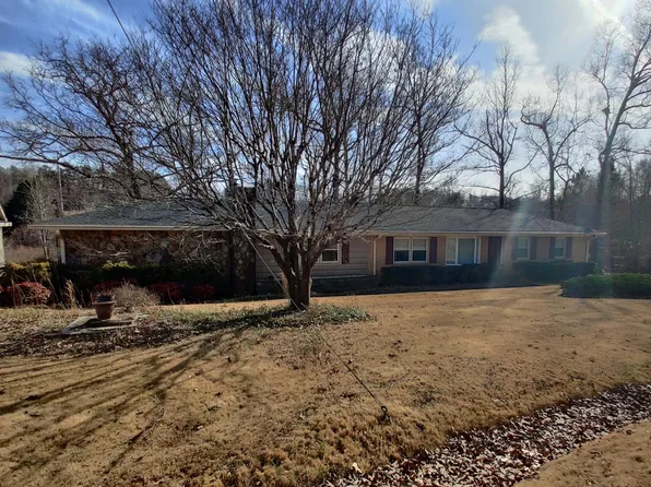 37 Lakeside Dr, Taylors, SC 29687