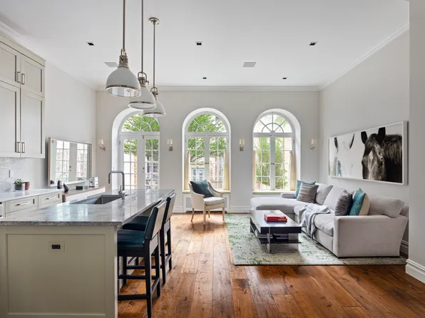 14 West 11th Street image 1 of 16