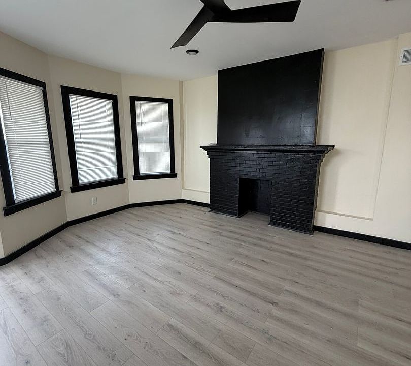 1st image of 1523 Hurlbut Ave