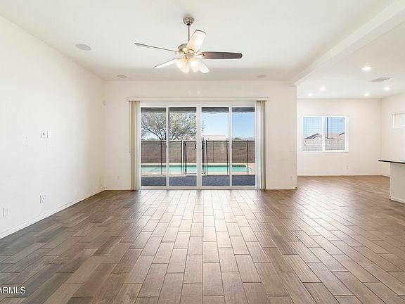 3rd image of 16494 W CALLE LEJOS --