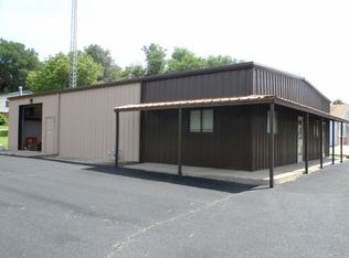 101 E 1st St, Grove, OK 74344