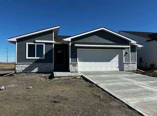 419 NE Crossing Oaks Dr, Ankeny, IA 50021