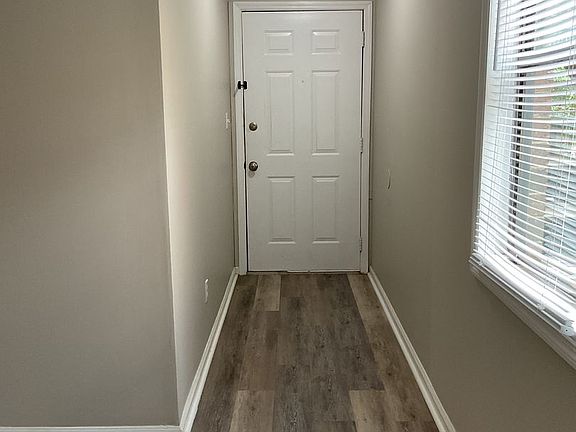 4th image of 1546 Hamilton Dr #101