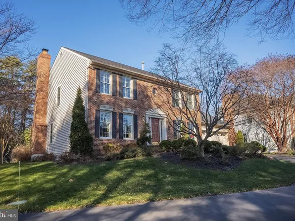 8530 Silverview Dr, Lorton, VA 22079