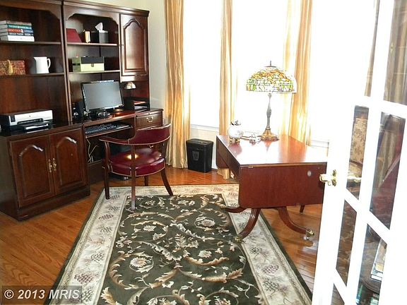 3rd image of 609 Yawl Ct
