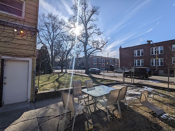 4th image of 3120 W Diversey Ave Unit 3