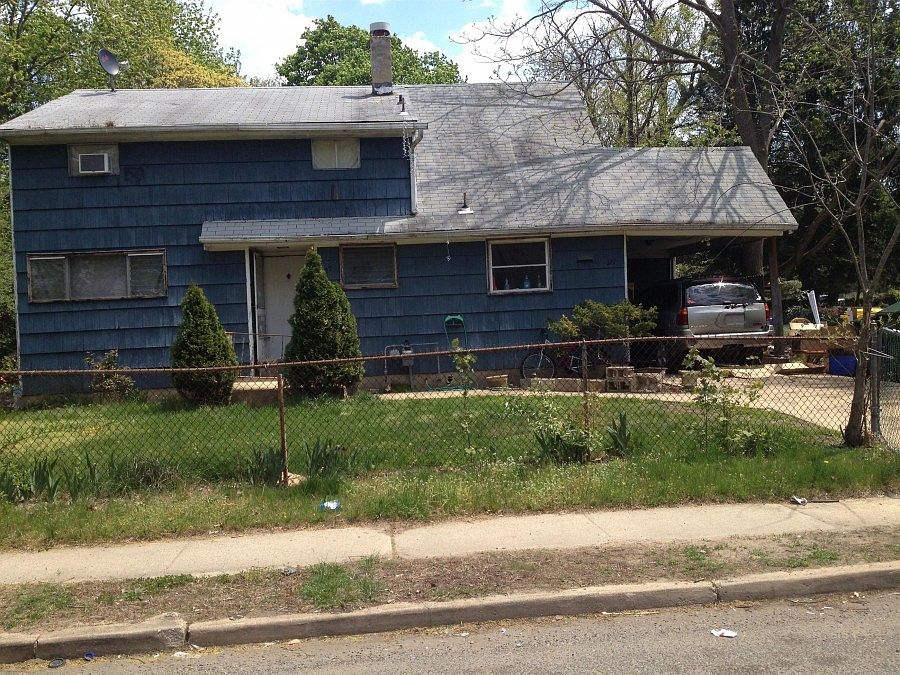 1st image of 127 Oakland St N