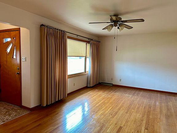 3rd image of 808 Buffalo Ave