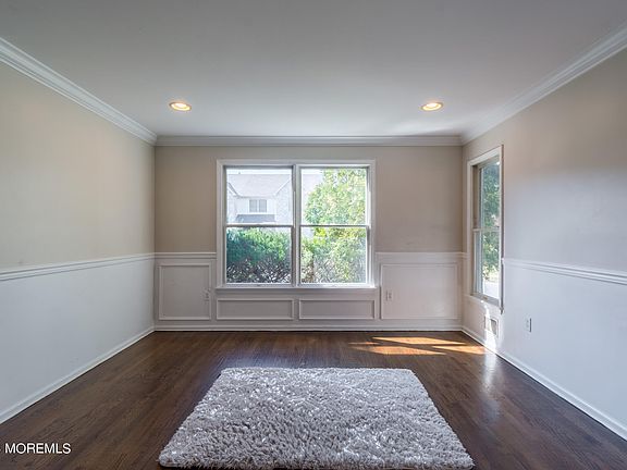 3rd image of 54 N Crest Place