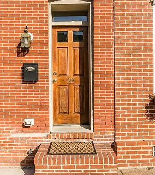 30 E Heath St #PRIMARYROOM — Photo 2