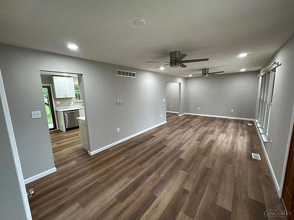 3rd image of 8749 Monticello Dr