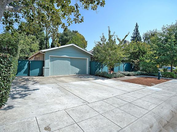3rd image of 1547 Dana Ave
