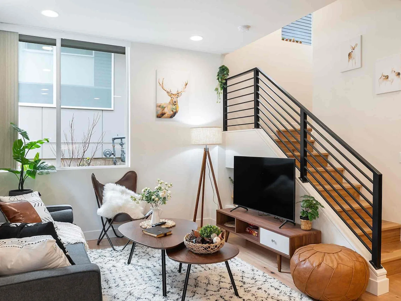 3 bed, 1113 sqft, $3,995 — Photo 3