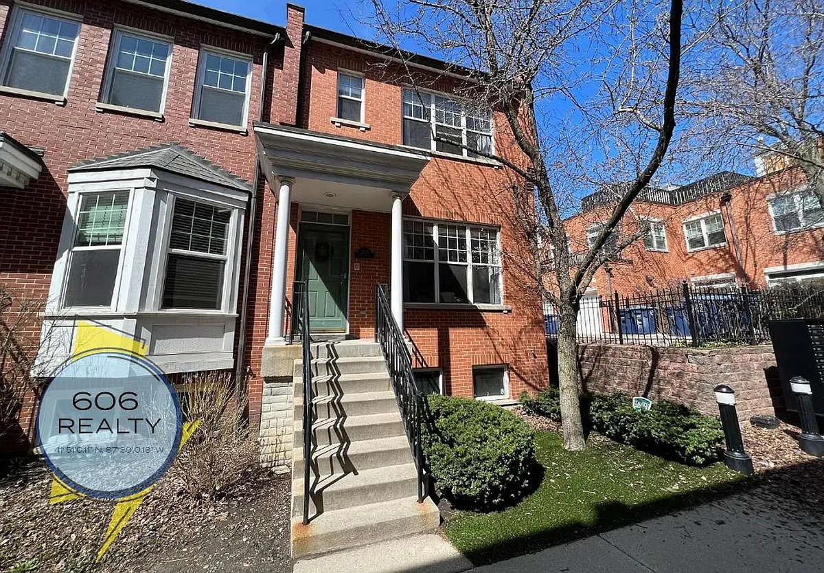 Building Photo - 220 W Scott St #G