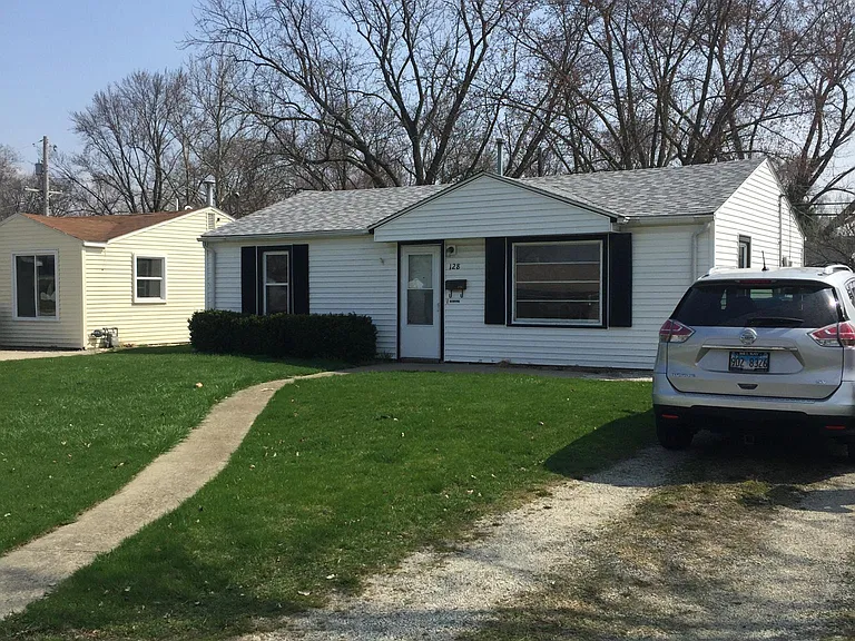 128 Belle Aire Ave — Photo 1