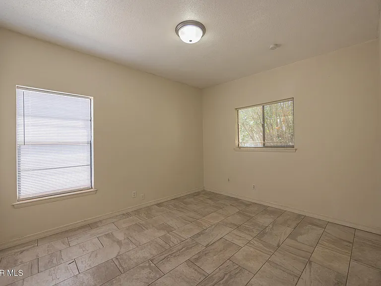 3329 Running Deer Dr — Photo 12