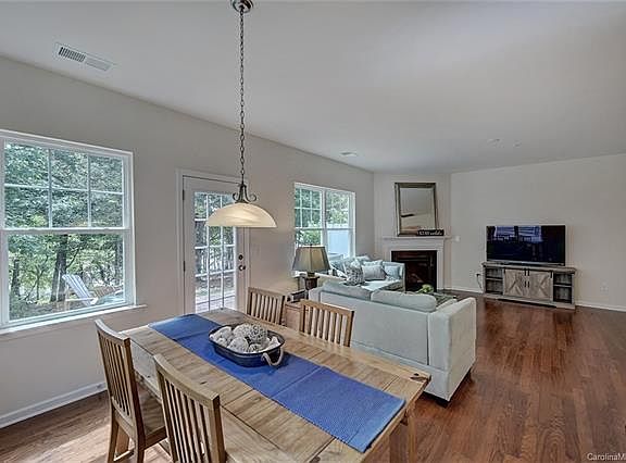 3rd image of 155 Portola Valley Dr Unit A