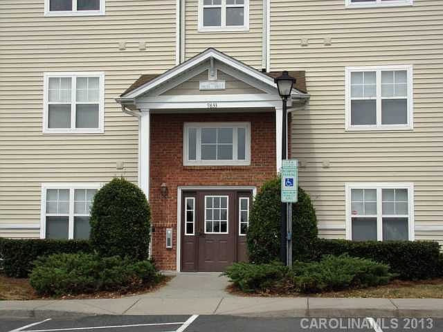 1st image of 9857 Hyde Glen Ct