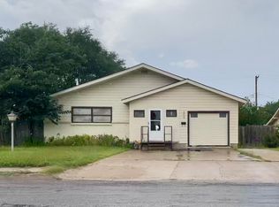 209 N Maddox Ave, Dumas, TX 79029