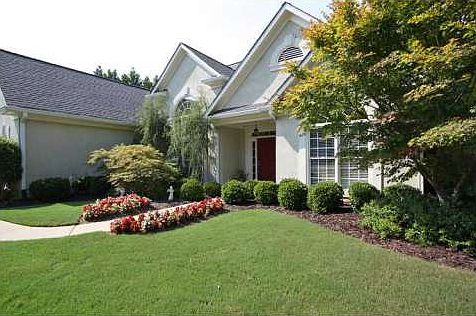 2nd image of 1010 Cambridge Ct